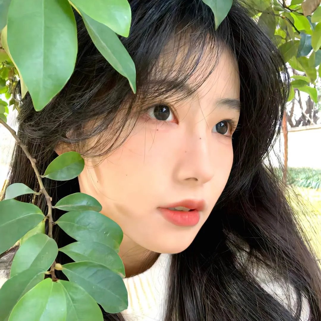 少女嬉春